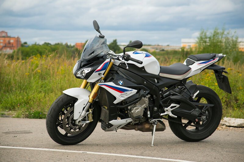 BMW S1000R aceleración