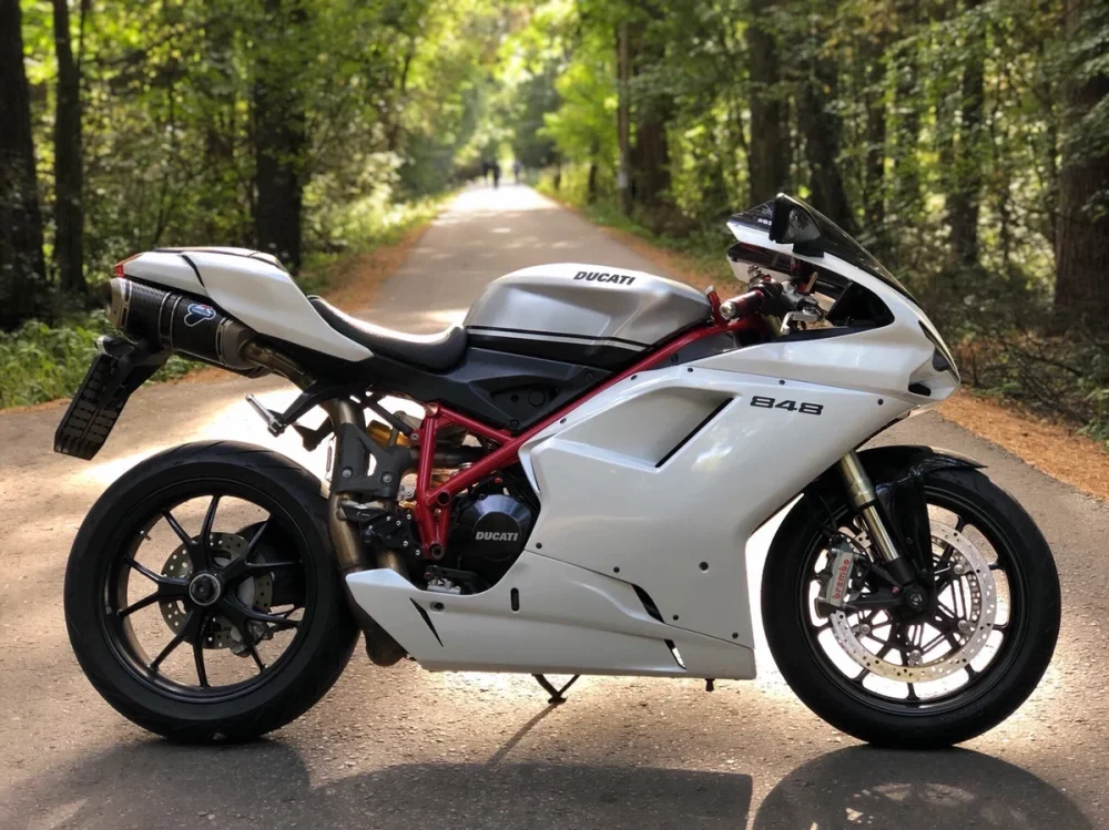 Velocidad máxima y aceleración de la Ducati 848