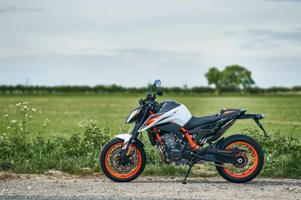 KTM 890 Duke Velocidad máxima y aceleración