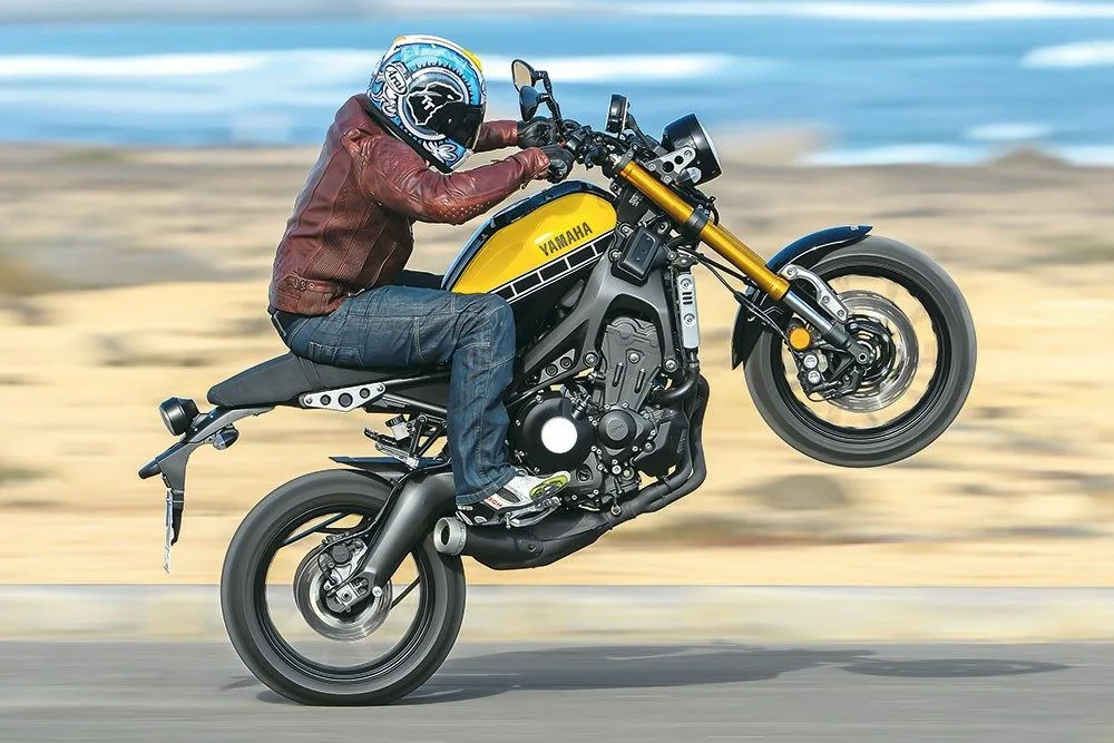 Yamaha XSR900 Velocidad máxima y aceleración